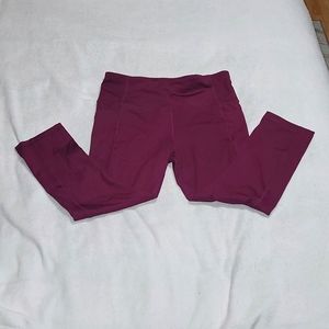 NWOT Avia Maroon Capri Workout leggings